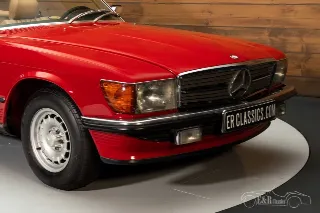 Foto 5 di 10: Mercedes Benz 450SL