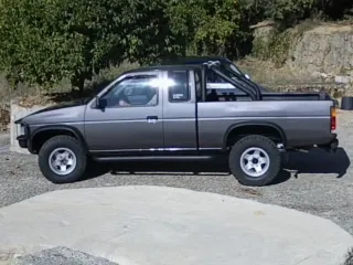 Foto 5 di 8: Nissan Pick-Up King Cab 4x4 Country | 1992 | Route 66 Auctions