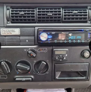 Foto 7 di 8: Volkswagen Transporter T4 Westfalia | 1996 | Route 66 Auctions