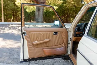 Foto 16 di 24: 1982 Mercedes Benz 300TD
