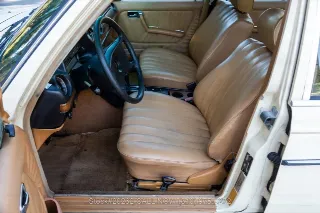 Foto 17 di 24: 1982 Mercedes Benz 300TD