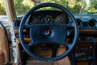 Foto 19 di 24: 1982 Mercedes Benz 300TD