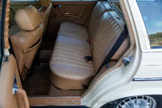 Foto 22 di 24: 1982 Mercedes Benz 300TD