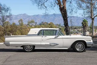 Foto 5 di 24: 1959 Ford Thunderbird