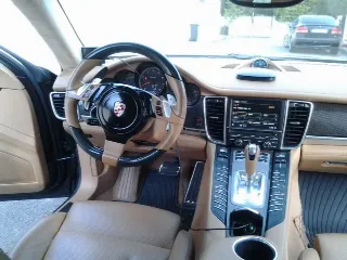 Foto 2 di 9: Porsche Panamera Turbo | 2010 | Route 66 Auctions