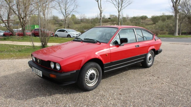 Alfa Romeo GTV 2.0 | Route 66 Auctions
