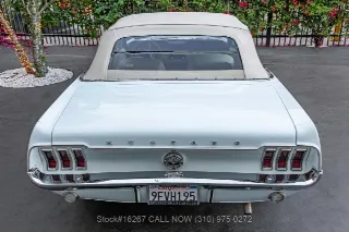 Foto 11 di 24: 1968 Ford Mustang