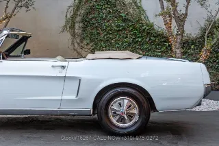Foto 19 di 24: 1968 Ford Mustang