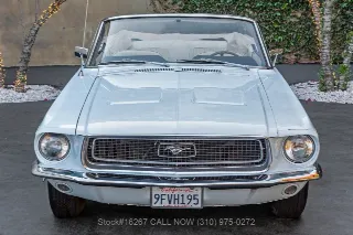 Foto 2 di 24: 1968 Ford Mustang