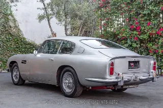 Foto 15 di 24: 1967 Aston Martin DB6