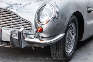 Foto 18 di 24: 1967 Aston Martin DB6