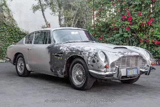 Foto 6 di 24: 1967 Aston Martin DB6