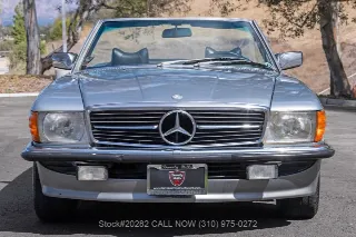Foto 3 di 24: 1977 Mercedes Benz 280SL
