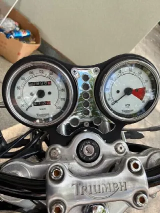 Foto 4 di 5: Triumph Thunderbird 900 | Route 66 Auctions