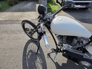 Foto 6 di 8: Harley-Davidson Custom | Route 66 Auctions