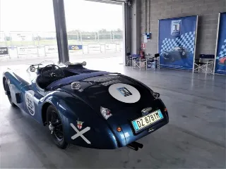 Foto 64 di 236: LISTER JAGUAR KNOBBLY 1958