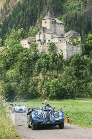 Foto 100 di 269: JAGUAR XK120 ots 1952-1000 MIGLIA ELIGIBLE