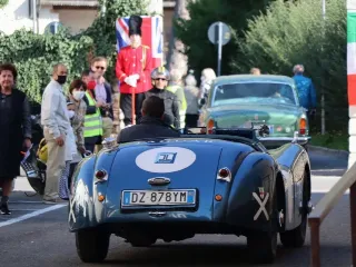 Foto 114 di 269: JAGUAR XK120 ots 1952-1000 MIGLIA ELIGIBLE