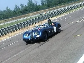 Foto 144 di 269: JAGUAR XK120 ots 1952-1000 MIGLIA ELIGIBLE