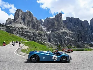 Foto 183 di 269: JAGUAR XK120 ots 1952-1000 MIGLIA ELIGIBLE