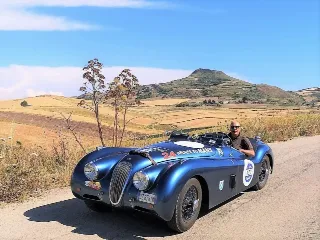 Foto 1 di 269: JAGUAR XK120 ots 1952-1000 MIGLIA ELIGIBLE