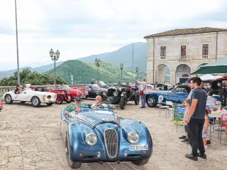 Foto 38 di 269: JAGUAR XK120 ots 1952-1000 MIGLIA ELIGIBLE