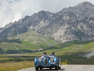 Foto 41 di 269: JAGUAR XK120 ots 1952-1000 MIGLIA ELIGIBLE