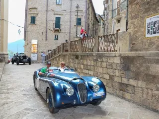 Foto 48 di 269: JAGUAR XK120 ots 1952-1000 MIGLIA ELIGIBLE