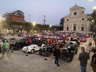 Foto 83 di 269: JAGUAR XK120 ots 1952-1000 MIGLIA ELIGIBLE