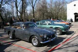 Foto 100 di 397: ASTON MARTIN DB6 1966