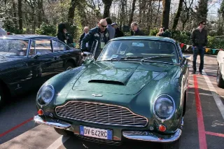 Foto 104 di 397: ASTON MARTIN DB6 1966