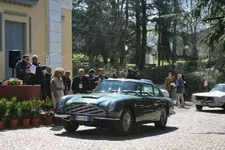 Foto 105 di 397: ASTON MARTIN DB6 1966