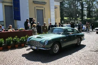 Foto 106 di 397: ASTON MARTIN DB6 1966