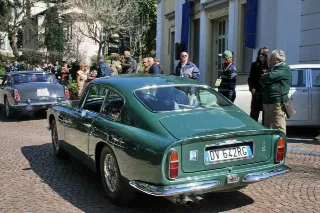 Foto 107 di 397: ASTON MARTIN DB6 1966