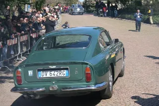 Foto 112 di 397: ASTON MARTIN DB6 1966