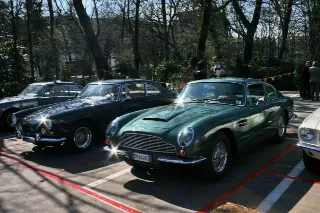 Foto 114 di 397: ASTON MARTIN DB6 1966