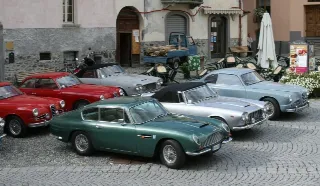 Foto 120 di 397: ASTON MARTIN DB6 1966