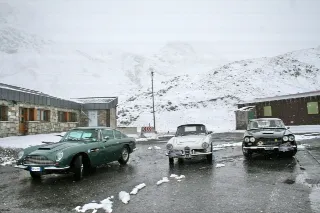 Foto 124 di 397: ASTON MARTIN DB6 1966
