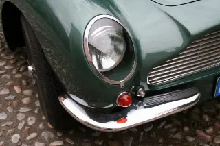 Foto 12 di 397: ASTON MARTIN DB6 1966