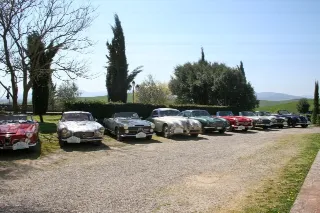 Foto 131 di 397: ASTON MARTIN DB6 1966