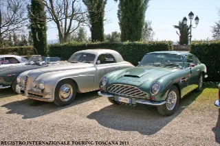 Foto 135 di 397: ASTON MARTIN DB6 1966