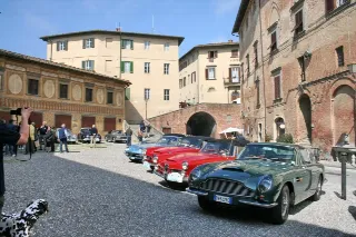 Foto 137 di 397: ASTON MARTIN DB6 1966