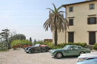 Foto 138 di 397: ASTON MARTIN DB6 1966