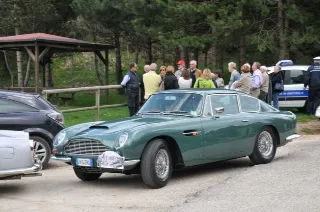 Foto 156 di 397: ASTON MARTIN DB6 1966