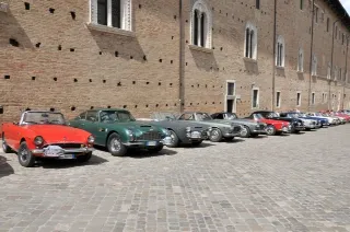 Foto 158 di 397: ASTON MARTIN DB6 1966