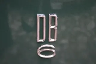 Foto 15 di 397: ASTON MARTIN DB6 1966
