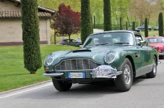 Foto 161 di 397: ASTON MARTIN DB6 1966