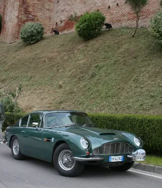 Foto 173 di 397: ASTON MARTIN DB6 1966