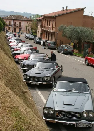 Foto 176 di 397: ASTON MARTIN DB6 1966