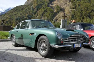 Foto 181 di 397: ASTON MARTIN DB6 1966